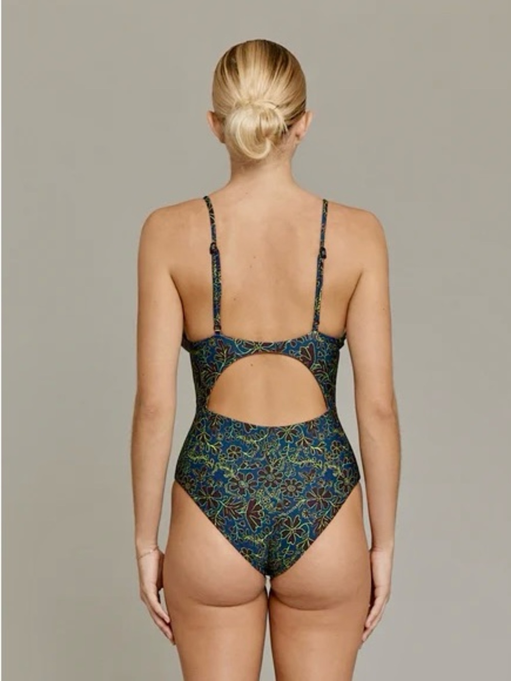 ACACIA - Amari Full Piece Cut Out Swimsuit in Oni - M - Picture 7 of 16